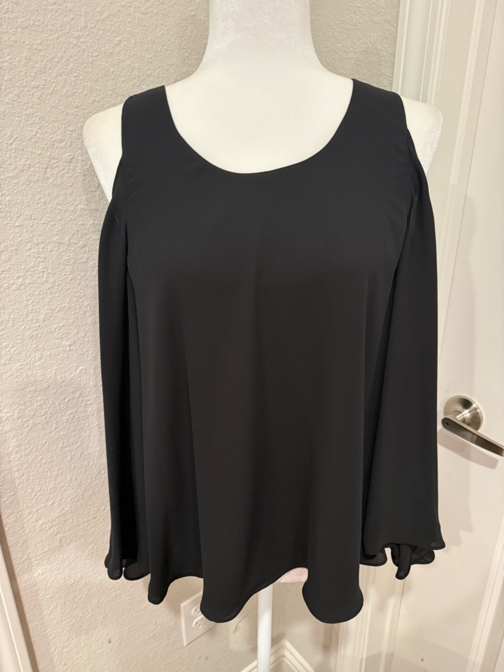 NWT BCBGMaxAzria Black Cold-Shoulder Scoop Neck Blouse
